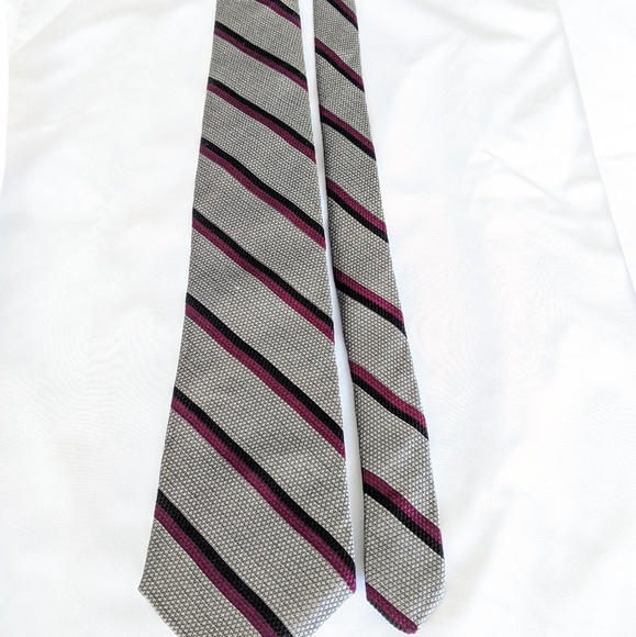 Davidsons of Virginia Silk Necktie - Picture 9 of 10